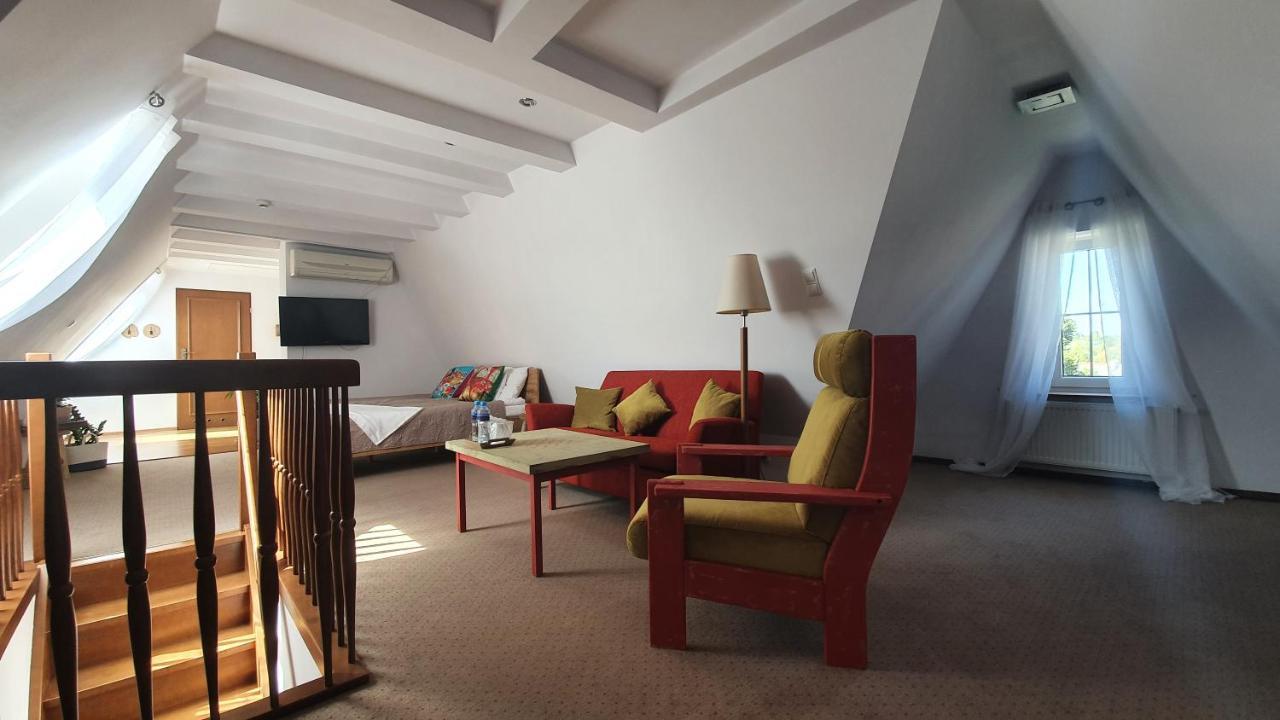 Hotel Siesta Σwiebodzin Εξωτερικό φωτογραφία