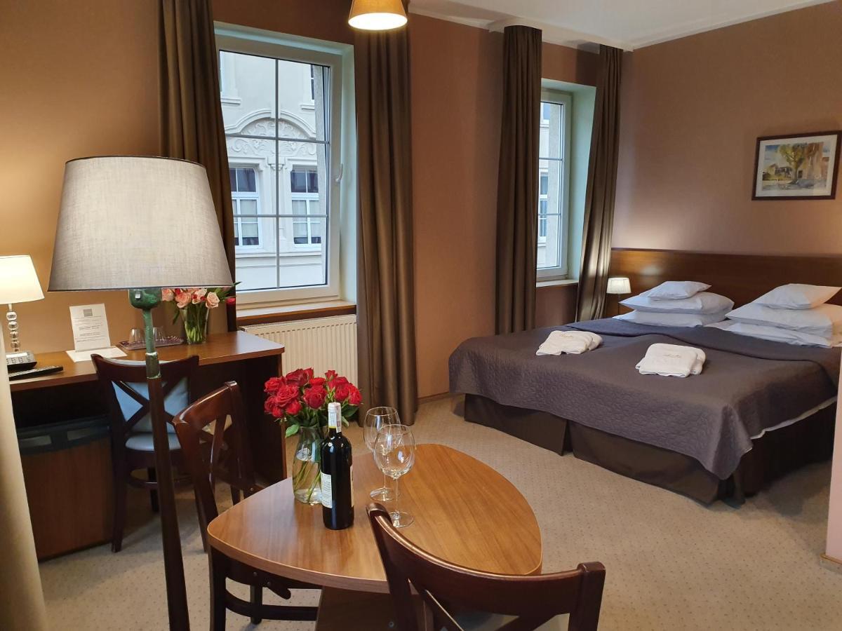 Hotel Siesta Σwiebodzin Εξωτερικό φωτογραφία